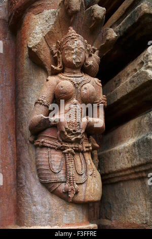 Ha rovinato la statua scolpita sul tempio Muktesvara ; Bhubaneswar ; Orissa ; India Foto Stock