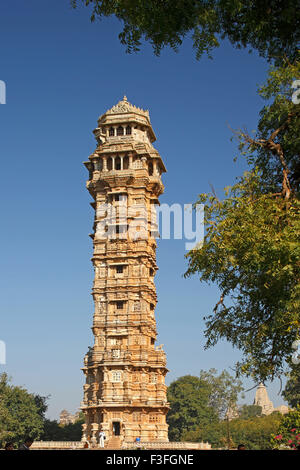 Heritage 37 metro alto Vijay Stambh (vittoria torre) costruita nel 1440 AD ; Chittorgarh ; Rajasthan ; India Foto Stock