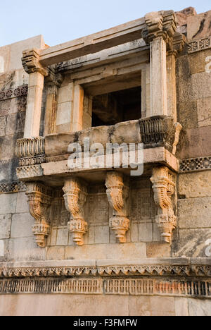 Champaner Pavagadh ; Jal Mahal un resort estivo vicino vada talao di re Mahmud Begda Panchmahals Foto Stock