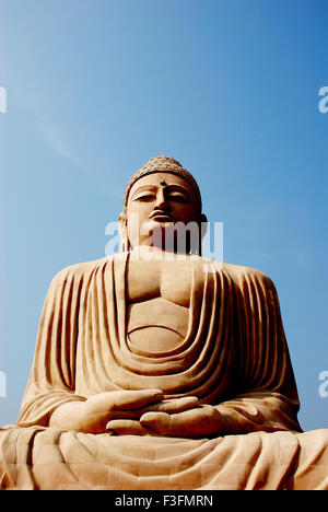 Signore enorme statua del Buddha in meditazione postura ; Gaya ; Bihar ; India Foto Stock