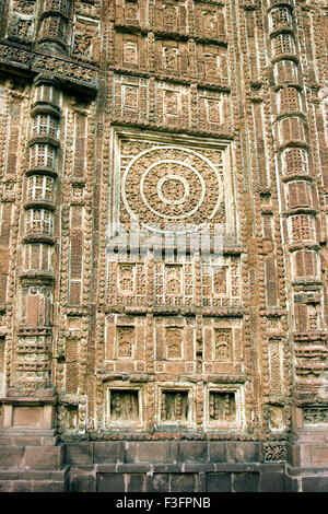 Pannello decorativo su Shyamrai tempio costruito da Re Raghunath Singha nel 1643 D.C. ; Bishnupur ; Bengala Occidentale ; India Foto Stock