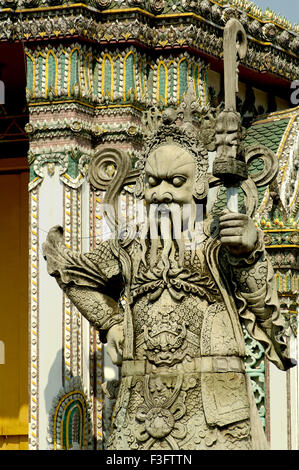 Il Wat Phra Chetuphon monastero Re Rama dinastia Chakri xvi secolo tempio Tailandia ; cinese scultura in pietra Foto Stock