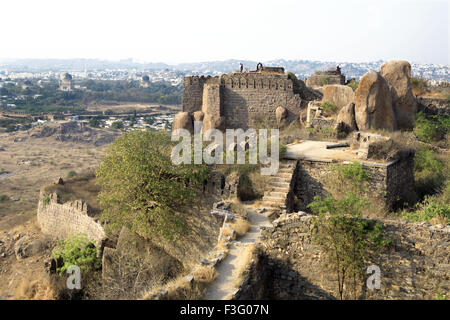 Forte di Golconda; rovine della fortezza; Hyderabad; Telangana; Andhra Pradesh; India; Asia Foto Stock