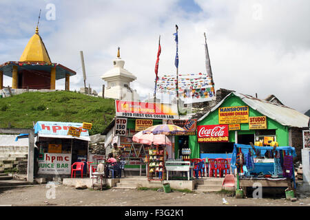 Stalls ; Marhi ; Manali ; Rohtang la ; Himachal Pradesh ; India ; Asia Foto Stock