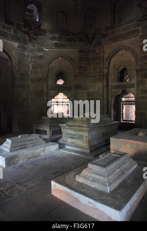 Camera di sepoltura di Isa Khan tomba 1547 A.D. Humayuns complesso della tomba di arenaria rossa e marmo bianco influenza persiano di mughal Delhi Foto Stock