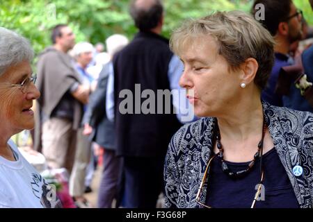 Memorial tenutosi presso l'Hiroshima Ciliegio in Tavistock Square con: atmosfera dove: Londra, Regno Unito quando: 06 Ago 2015 Foto Stock