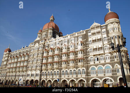 Il Taj Hotel in modo Gate dell India ; Mumbai Bombay ; Maharashtra ; India ; Asia Foto Stock