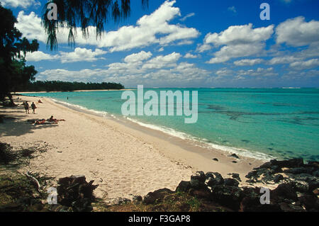 Spiaggia di Flic en Flac, Fried Landt Flaak, terreno pianeggiante libero, spiaggia pubblica di sabbia bianca, distretto di Black River, Mauritius Foto Stock