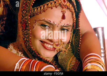 Indian Hindu Gujarati matrimonio sposa nel naso anello MR#364 Foto Stock