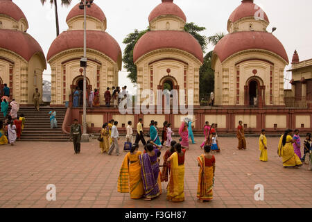 Pellegrini in Dakshineshwar Kali Temple Calcutta Kolkata West Bengal India Foto Stock