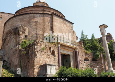 Il Tempio di Romolo, Foro Romano. Foto Stock