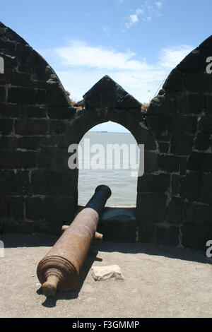 Cannone , Murud Janjira Fort ; Murud ; Raigad ; Maharashtra ; India ; Asia Foto Stock