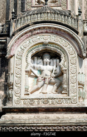 Hanuman sulla cupola di shree Laxmi Narsihapur ; Taluka Indapur ; District Pune ; Maharashtra ; India Foto Stock