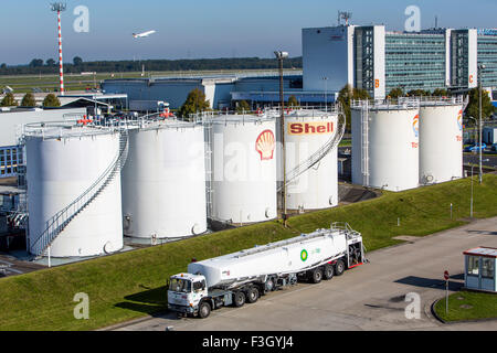 L'aeroporto internazionale di Düsseldorf, Germania, aviazione stazione carburante, serbatoi, Foto Stock