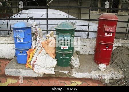 Letter Box ; Morarka chowk ; IL DR. Gopalrao Deshmukh Marg ; Peddar road; Grant Road ; Mumbai Bombay ; Maharashtra ; India Foto Stock