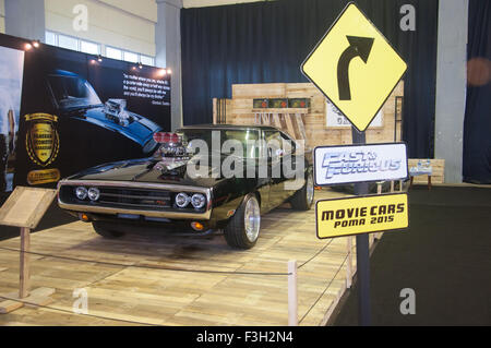 Makassar, Indonesia. 07 ott 2015. Il veloce e furioso 7 Chevrolet Camaro Replica mostrato a Makassar Automotive Expo di Makassar, Indonesia il 7 ottobre 2015. Sebbene il numero di vendite sono diminuite nel corso del primo semestre del 2015 a causa nazionale i problemi economici, non smettere di aziende del settore automotive per penetrare il mercato attraverso la vendita diretta o mostre. Credito: Yermia Riezky Santiago/Alamy Live News Foto Stock