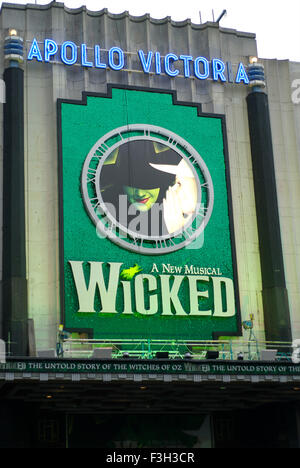 Un nuovo musical Wicked, Apollo Victoria Theatre, West End Theatre, Wilton Road, Westminster, Victoria Station, Londra, Inghilterra, Regno Unito, Regno Unito Foto Stock