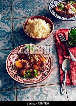 Marocchine agnello collo con mela cotogna zafferano Foto Stock