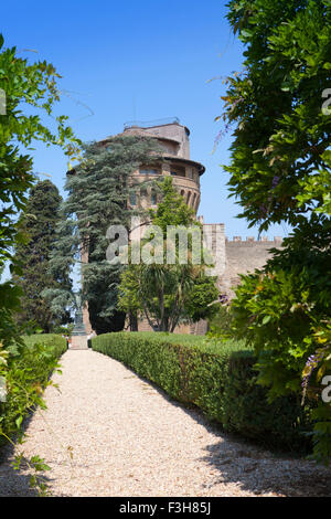 Saint Ioann's Tower presso i giardini vaticani , roma, Italia Foto Stock