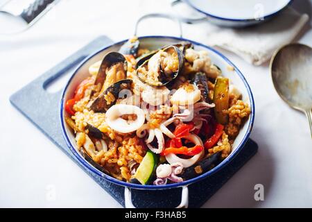 La paella di frutti di mare, close-up Foto Stock