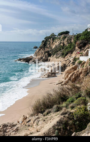 De Les Roques (Roca Grossa) beach. Calella de Mar . Foto Stock