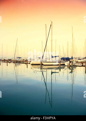 Barche a vela in marina, lago Balaton-Hungary Foto Stock