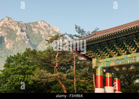 Il cancello di ingresso a Seoraksan national park Foto Stock
