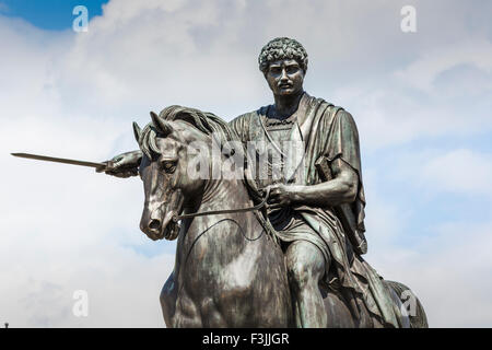 Giuseppe Poniatowski monumento davanti al Palazzo Presidenziale di Polonia. Varsavia Foto Stock