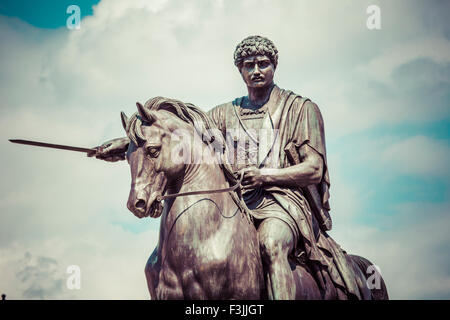 Giuseppe Poniatowski monumento davanti al Palazzo Presidenziale di Polonia. Varsavia Foto Stock