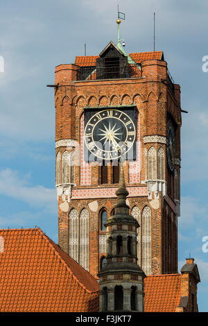 La torre gotica del municipio della città di Torun-città nella lista del Patrimonio Mondiale dell'umanità. Foto Stock