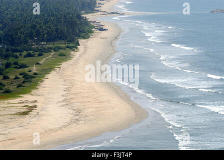 Seascape vista aerea mare Arabico lussureggiante costa verde tramonto punto Ottinene Kshitija Nature Resort Kundapura Udupi Karnataka india Foto Stock