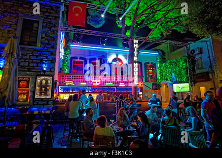 Il popolare lungomare "Casa bianca" bar e discoteca in 'Bar Street' a Bodrum town, Mugla, Turchia. Foto Stock