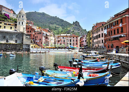 Vernazza, villaggio delle Cinque Terre, Italia Foto Stock