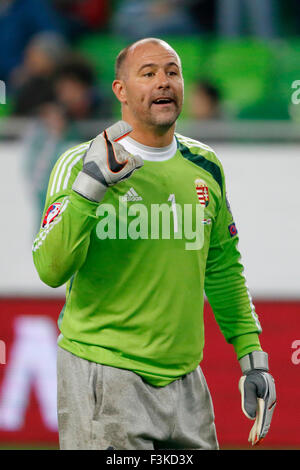 Budapest, Ungheria. 8 Ottobre, 2015. Portiere ungherese Gabor KIRALY durante l'Ungheria vs. Isole Faerøer UEFA EURO 2016 qualifier partita di calcio in Groupama Arena. Credito: Laszlo Szirtesi/Alamy Live News Foto Stock