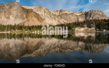 Mirror Lake, Snowy Range, Wyoming. Foto Stock