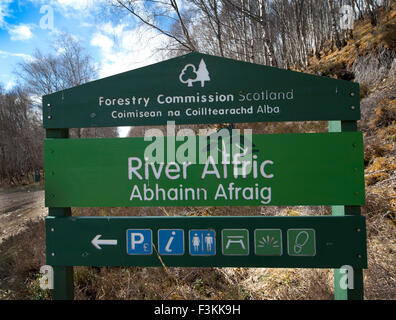 Segno di ingresso presso il River Affric car park, Glen Affric, Caledonian foresta, Highlands, Scotland, Regno Unito. Foto Stock