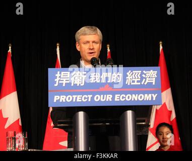 Vancouver, Canada. 8 Ott, 2015. Il Primo Ministro canadese Stephen Harper parla al Canadian-Chinese Forum economico a Vancouver, Canada, Ottobre 8, 2015. © Jiang Yaping/Xinhua/Alamy Live News Foto Stock