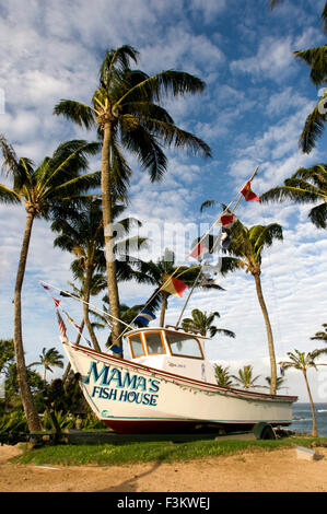 Mama's Fish House Restaurant. Ho'okipa Beach Park. Maui. Famoso Mamas Casa di pesce con palme e spiaggia di Maui Hawaii. Sicuramente Foto Stock