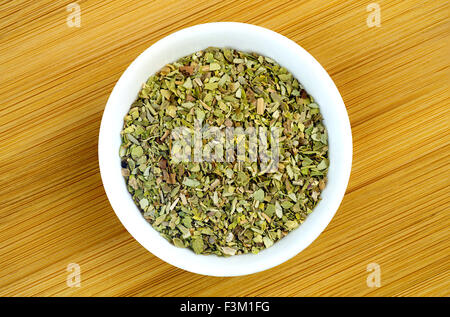 Macro di overhead di origano in foglie di erbe Foto Stock