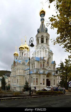 Karlovy Vary, Repubblica Ceca. 9 Ott, 2015. Chiesa ortodossa orientale di San Pietro e Paolo a Karlovy Vary Repubblica Ceca, dopo due anni di ricostruzione complessa venerdì 9 ottobre 2015. © Slavomir Kubes/CTK foto/Alamy Live News Foto Stock