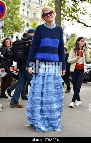 Blogger Elisa Nalin ponendo al di fuori della Miu Miu pista mostra durante la settimana della moda di Parigi - Ott 7, 2015 - Foto: Pista Manhattan/Celine Gaille ***per solo uso editoriale*** Mindesthonorar 50,- EUR/tariffa minima 50,- EUR/picture alliance Foto Stock