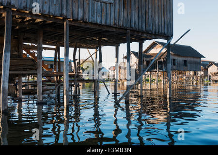 Case in Lago Inle, Birmania Foto Stock