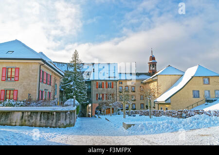 Bella architettura medievale della città di Gruyeres. Cantone di Friburgo, Svizzera. Gruyeres è un famoso del turismo svizzero Foto Stock