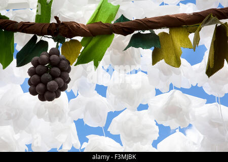 Figurine di carta dettagli al festival dei fiori di Campo Maior, Portogallo Foto Stock