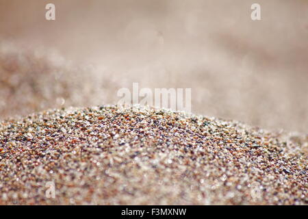 Mare run-multicolore di sabbia sulla spiaggia di close-up Foto Stock