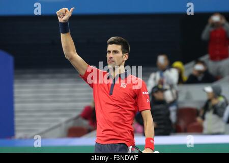 Pechino, Cina. 10 ottobre, 2015. Novak Djokovic di Serbia celebra la sua vittoria su David Ferrer della Spagna durante i loro uomini singoli semifinale a 2015 China Open Tennis Tournament a Pechino in Cina, 10 ottobre, 2015. Djokovic è stato qualificato per la finale dopo aver battuto Ferrer 2-0. Credito: Xing Guangli/Xinhua/Alamy Live News Foto Stock