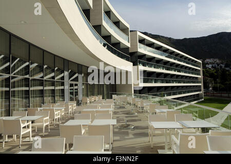Il balcone di ogni camera presso lo Sheraton Dubrovnik riviera hotel a Mlini, Croazia. L'hotel a cinque stelle è stato ufficialmente inaugurato il 2 ottobre 2015 Foto Stock