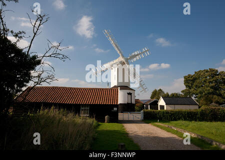 Verde Saxted Windmill Suffolk Foto Stock