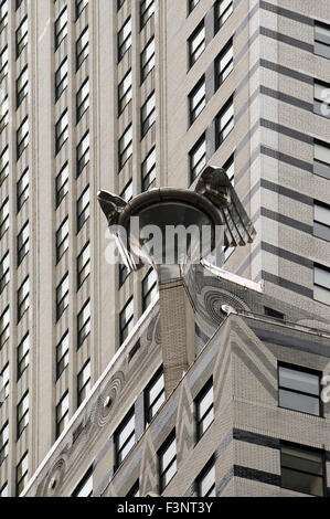 Costruzione di Chrysler Building nel centro cittadino inferiore. 405 Lexington Ave angolo della 42th Street. Questo grattacielo di 319 è anche un simbolo di Foto Stock