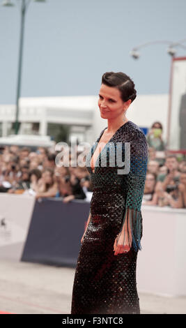 L'attrice Juliette Binoche in occasione del gala screening per il film L'attesa alla 72a Mostra del Cinema di Venezia, sabato 5 settembre Foto Stock